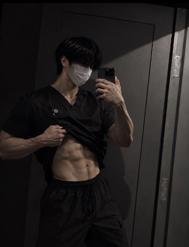kentauratv's tweet photo. 体脂肪率8% ベンチプレス100kg
独占欲強い　メンヘラ好き https://t.co/tTviWaNJuN