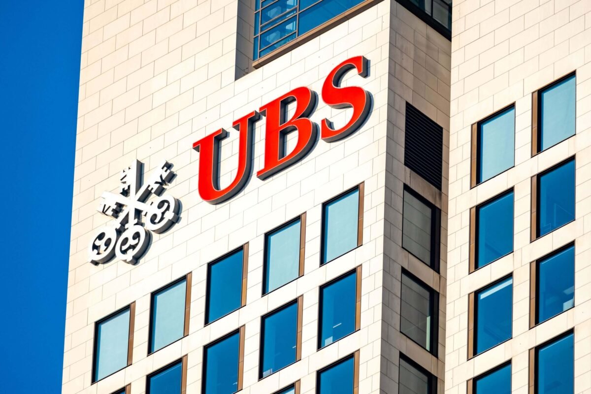 realcoincentral's tweet photo. 📰 Palantir $PLTR, AT&amp;T $T and Spotify $SPOT were named among UBS's top stock picks as the bank pointed to AI demand, fiber growth and improving margins despite weaker 2026 share performance. 📈 https://t.co/z9mIGAHLIh