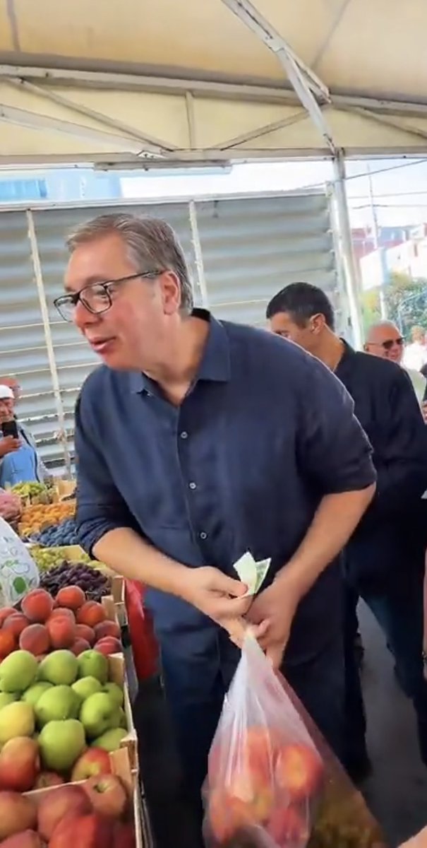 VuchiAlex's tweet photo. Da li je moguće da smo dozvolili da nam ovo otme državu? https://t.co/nZezQ7hjSz