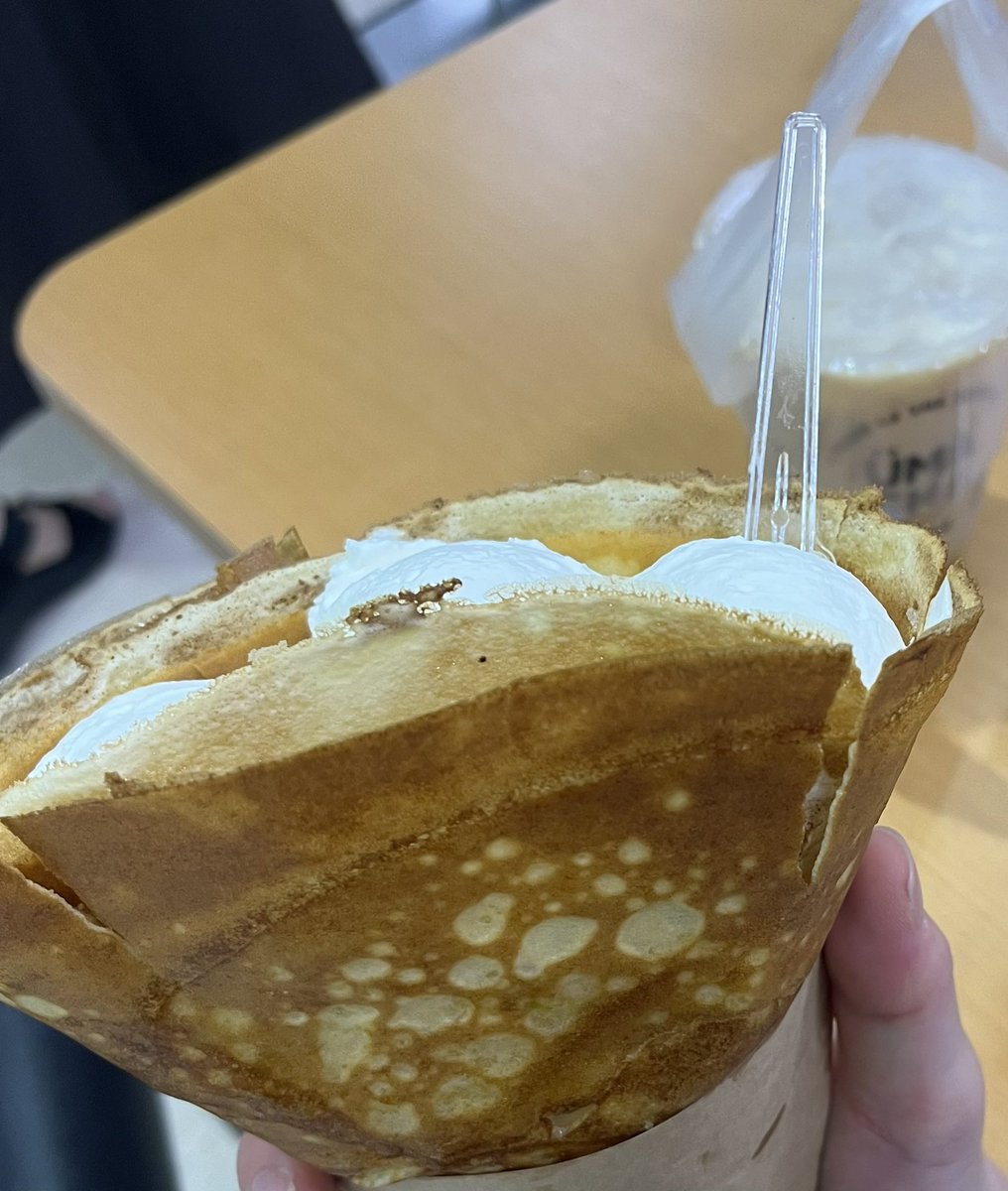 lurerone's tweet photo. シュガーバター生クリーム(1.5倍)と、UMACHAミルクティー美味しすぎた、、！(パリパリ生地も食べたくてまた催事行った、今日は家族と)近くにクマ型お菓子が売ってたおかげで、子もご機嫌で助かったわ。 https://t.co/1AS2OmqwxV