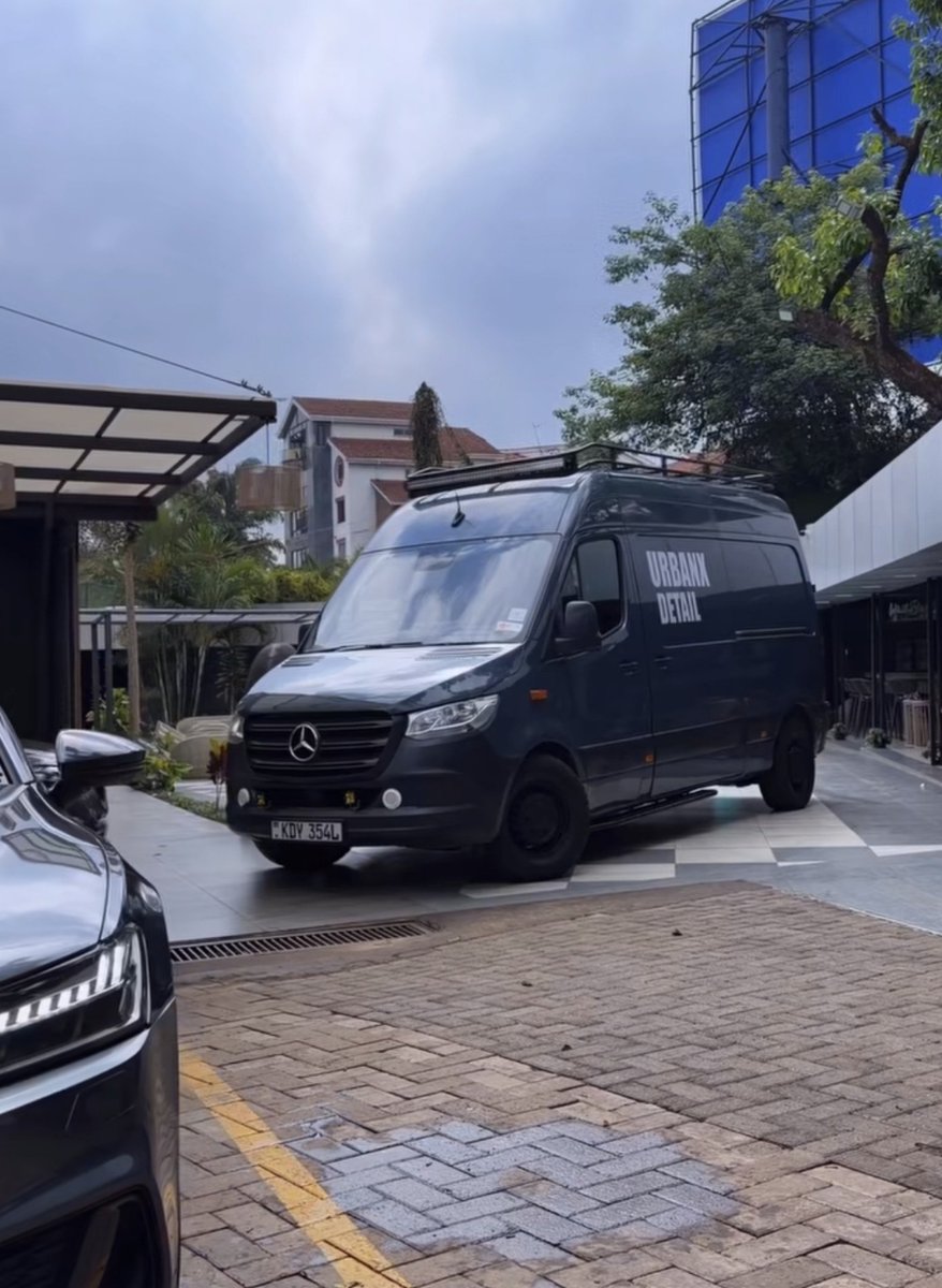 SangKip4's tweet photo. UrbanX went from using probox on his detailing services to a Mercedes Van wins if you ask me https://t.co/39IKkDCjVz
