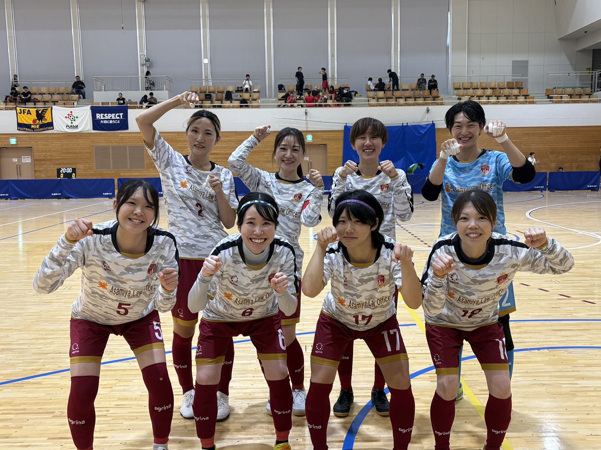 Lvina_mie's tweet photo. 🔴ルビナモンキー試合結果🟡
東海女子フットサルリーグ第6節

ルビナモンキー
3-2
Take it Easy
得点:市原理奈、西山衣美

前節の反省を生かして苦しい展開ながらもチーム全員の力で勝ち切ることが出来ました！

応援ありがとうございました⭐️ https://t.co/dOHGdfdMDq