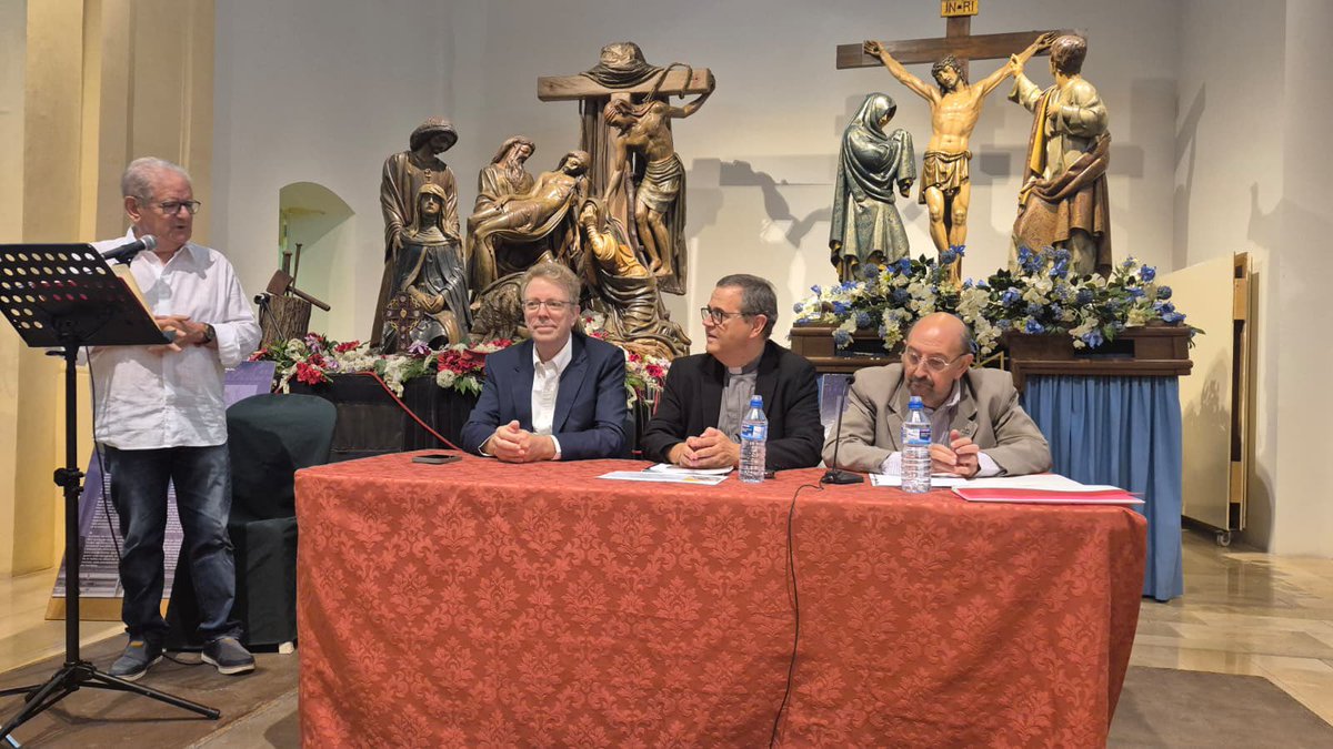 Ferran_Bel's tweet photo. Ahir al centre d’interpretació de la Setmana Santa de #Tortosa vam celebrar els seus 15 anys, i vam recordar com ho vam fer possible als pocs anys d’accedir a  l’Alcadia . Avui continua sent un centre de referència a nivell nacional https://t.co/5qbYc3Ssaf