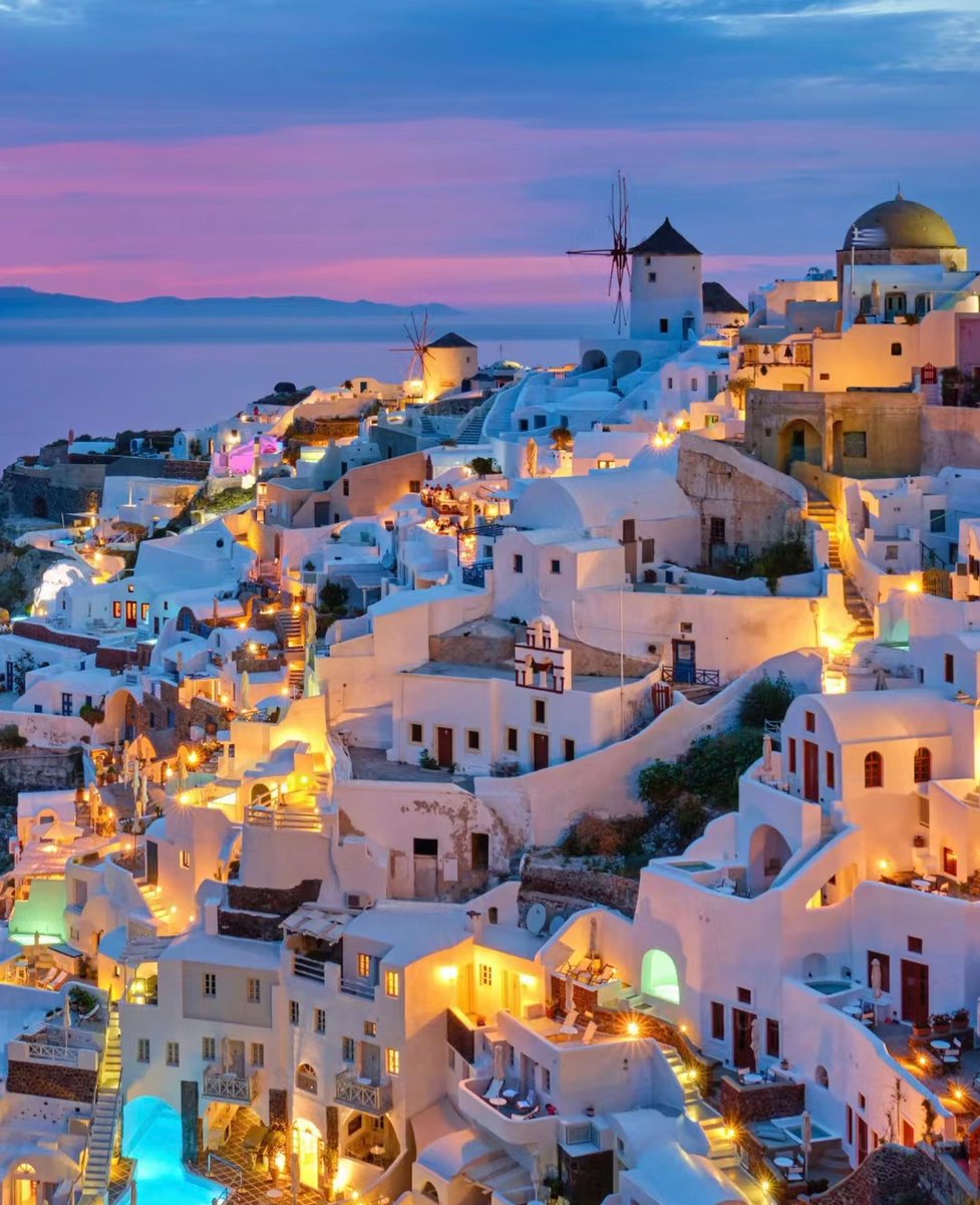 soph4ial0arryr's tweet photo. Just watched the sunset paint Santorini’s white domes pink—golden hour magic hits different here! ， https://t.co/rSirtFxKMk