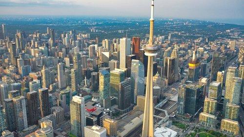 GetTORealEstate's tweet photo. Sales are growing relative to last year, but they are still off the boom times of five years ago when condo prices were still rising. https://t.co/SOFJsfg7jM https://t.co/z3SdcP2AQQ