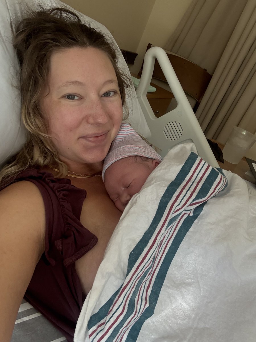 Just_Doot_It's tweet photo. One year ago I gave birth to the sweetest, smartest, most beautiful girl. I am so lucky. I can’t believe my baby is one today. I’ll be over here crying https://t.co/qrAx7K4hrO