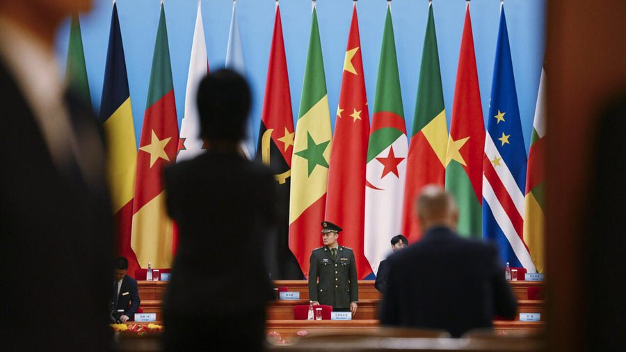 lequotidien509's tweet photo. #FOCAC | Le 17 septembre, Pékin a clôturé le 4ᵉ Forum Chine‑Afrique sur la paix et la sécurité avec 41 pays représentés. Formation de 6 000 soldats africains, accueil de 500 jeunes officiers en Chine et formation de 1 000 policiers africains sont confirmés. L’UA insiste : la sécurité africaine doit rester dirigée par les Africains. #Chine #Afrique #Défense