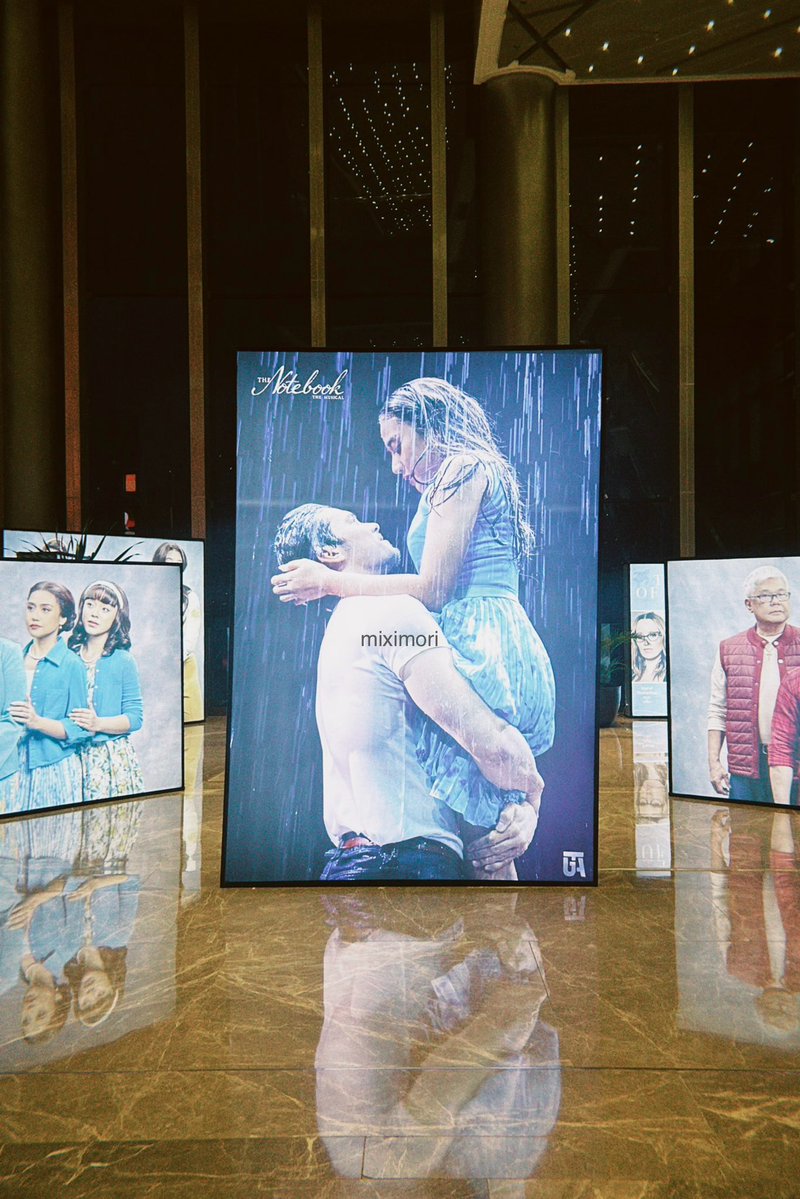 miximori's tweet photo. super kilig and ganda ng rain scene 😍

#MorissetteAmon #TheNotebookTheMusical https://t.co/qFj4K81zKA