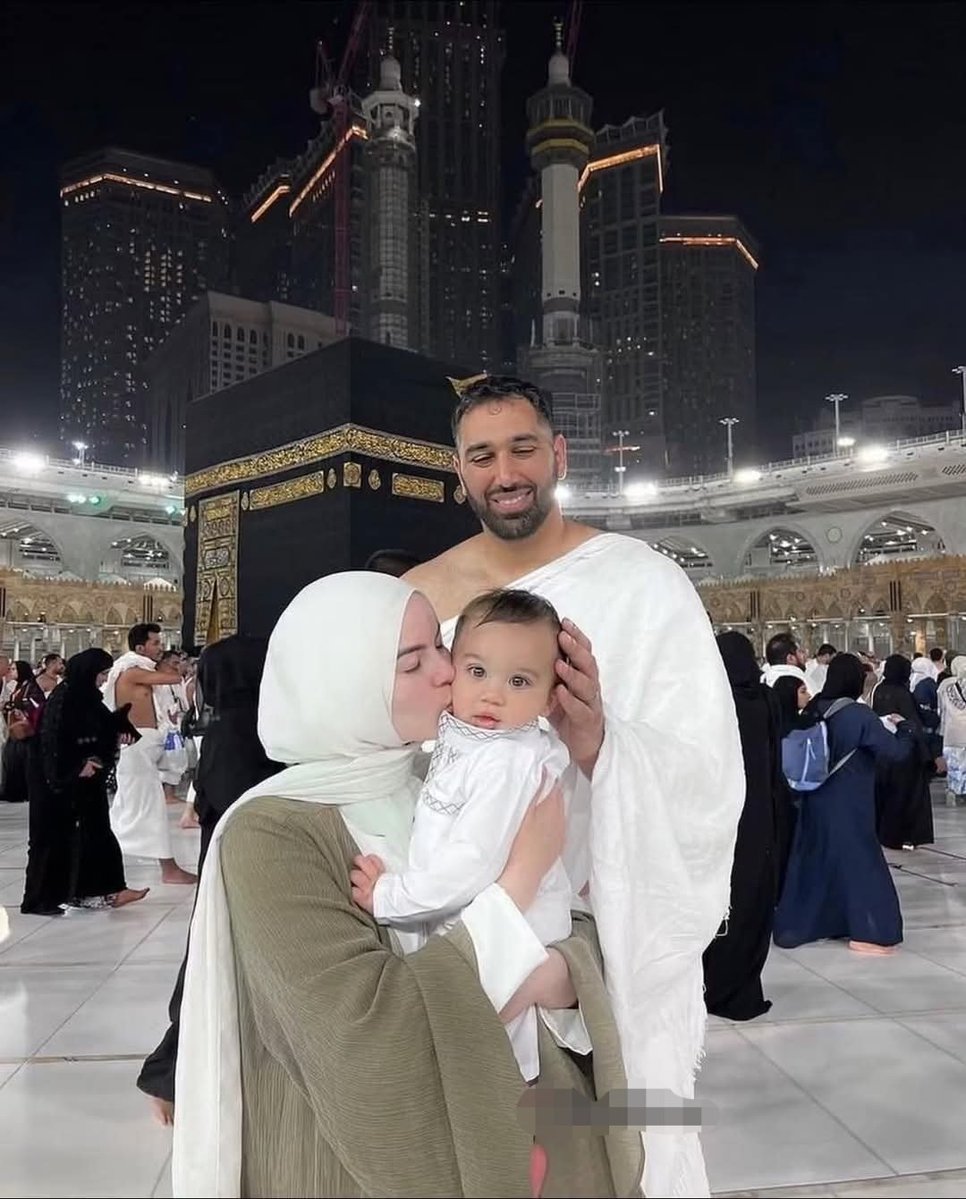 H193868's tweet photo. والله لا نريدُ أكثرَ من ذلك 
عائله طيّبة يملؤها الأُنس والحُب ♥️ https://t.co/x5dqAsvEaZ