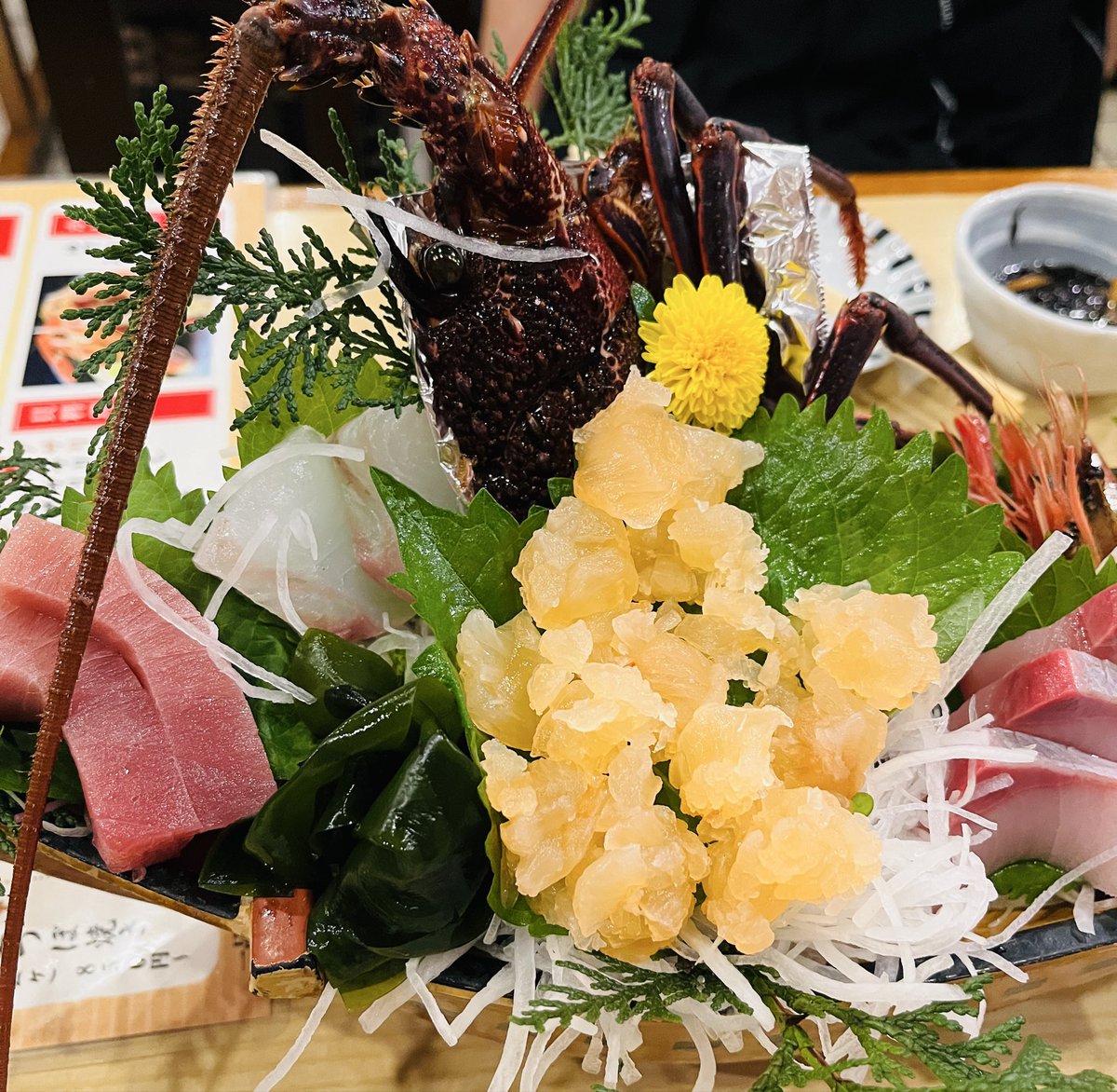 lukarookow's tweet photo. 3日前にお誕生日だったので、近所にある伊勢海老が食べられる居酒屋でダンナと息子がごちそうしてくれた😆🦐🩷✨ https://t.co/OyuCKOKFaa