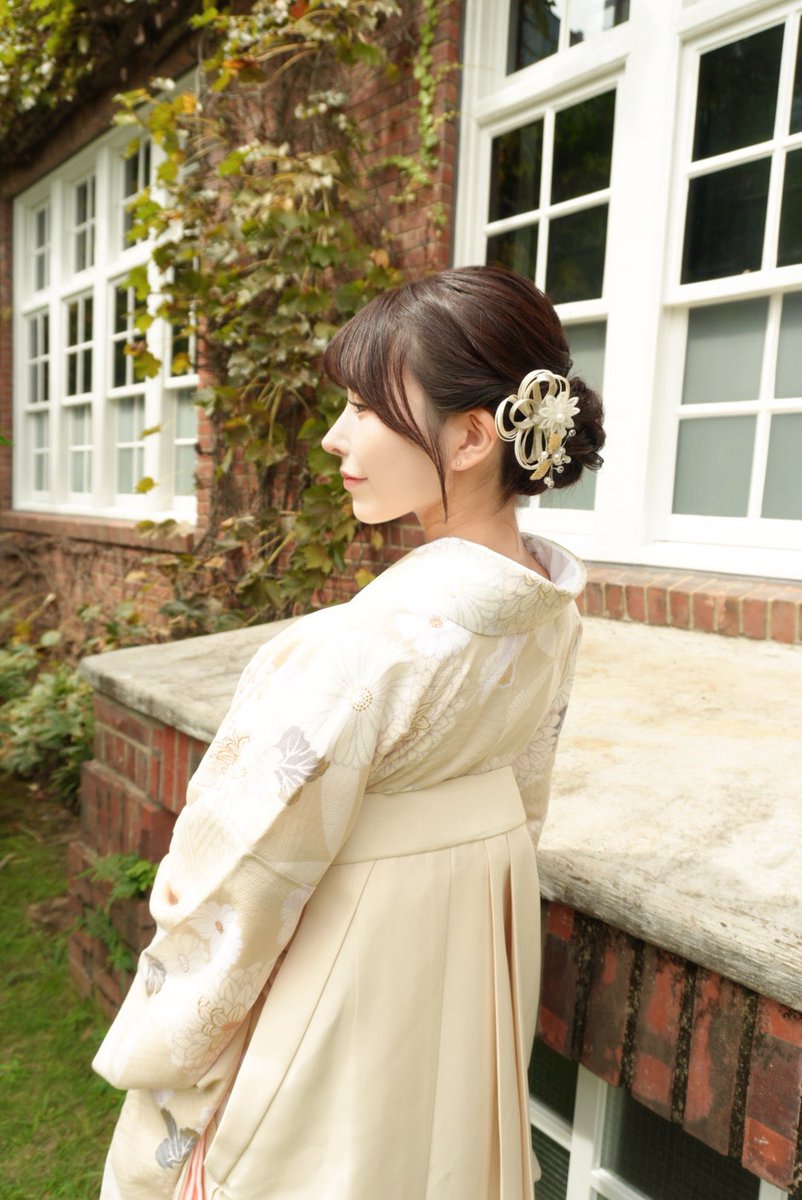 nuna_cos1128's tweet photo. やっと大学卒業しました💐 https://t.co/HzyOxw3DkY