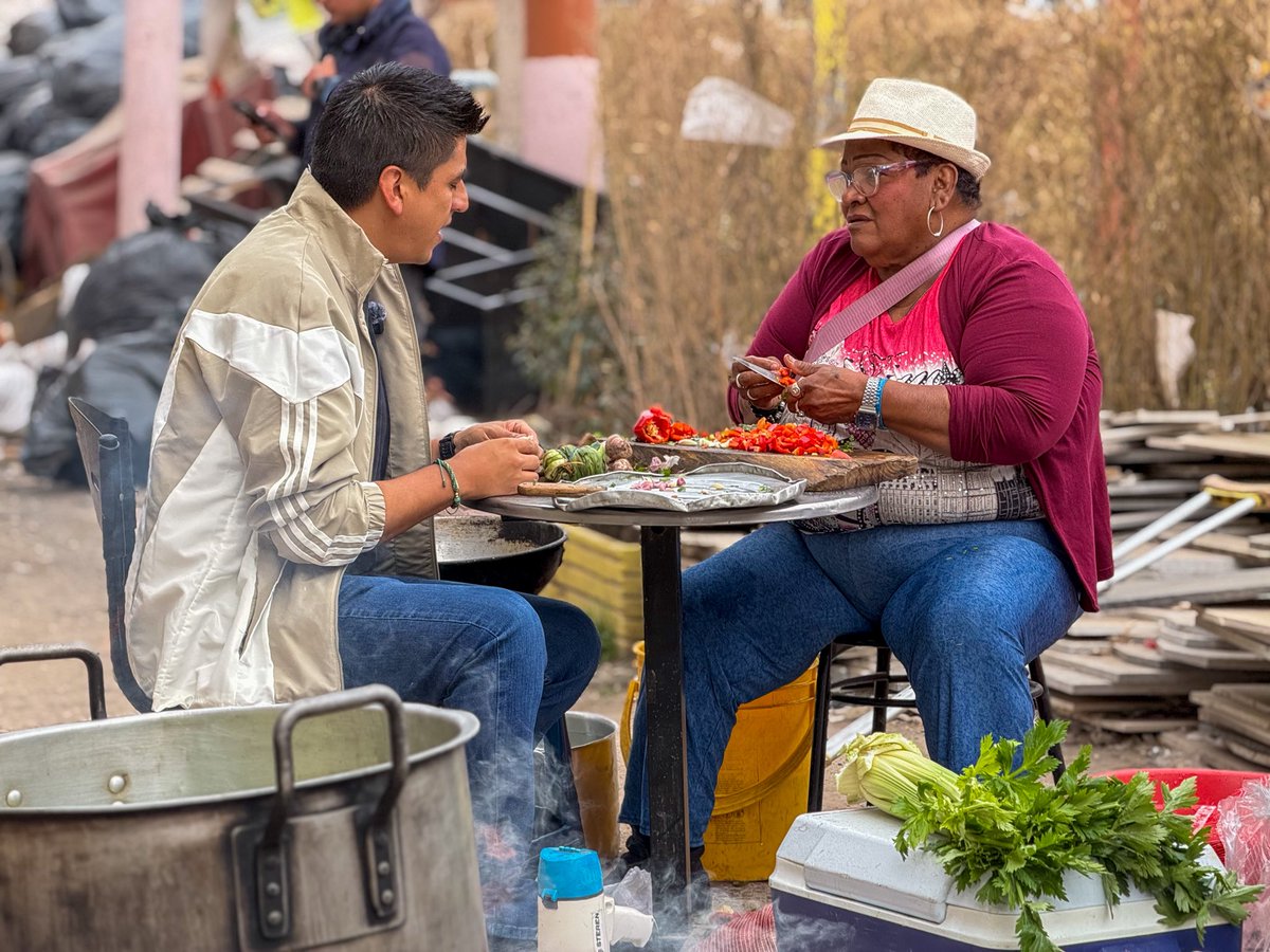 SaavedraMDavid's tweet photo. Nuestra celebración del Día de Amor y Amistad inicia con mi querida Bellanira en esta olla comunitaria en Kennedy.

Ella ha sido una gran aliada en la Lucha contra el Hambre que lideramos desde el @ConcejoDeBogota. Hoy le agradezco no solo por su amistad, sino por su valioso trabajo social para brindarle un plato de comida a quienes no lo tienen.