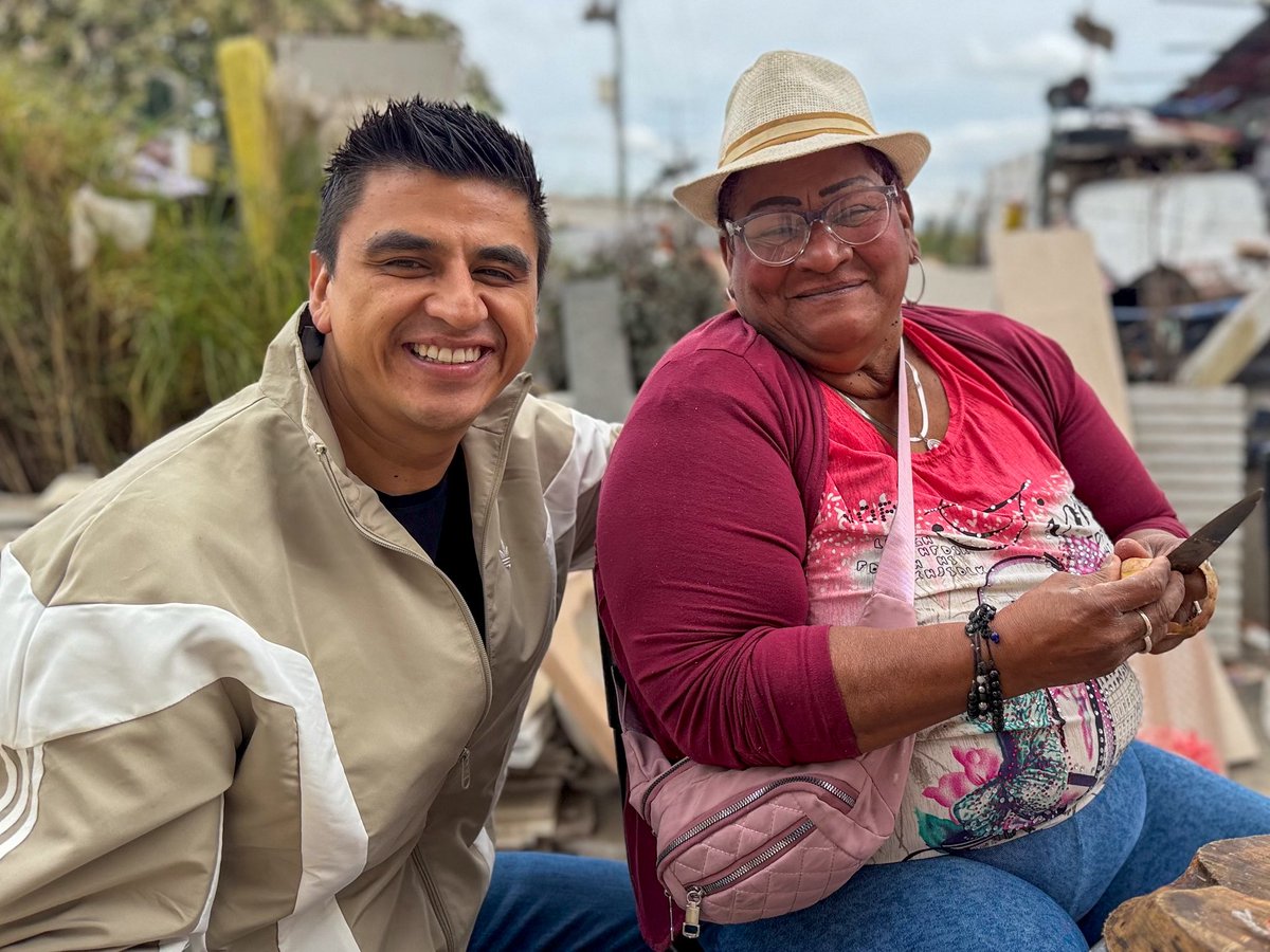 SaavedraMDavid's tweet photo. Nuestra celebración del Día de Amor y Amistad inicia con mi querida Bellanira en esta olla comunitaria en Kennedy.

Ella ha sido una gran aliada en la Lucha contra el Hambre que lideramos desde el @ConcejoDeBogota. Hoy le agradezco no solo por su amistad, sino por su valioso trabajo social para brindarle un plato de comida a quienes no lo tienen.