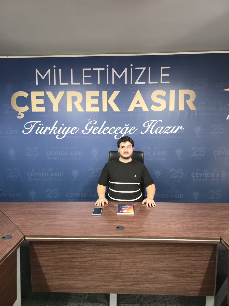 uniakkayseri's tweet photo. Yeni Dönemin İlk Teşkilat Toplantısını Gerçekleştirdik! 🤝🇹🇷

ÜniAK Başkanımız Sn. İbrahim Etem KISACA başkanlığında bir araya gelerek genel istişarelerimizi ve "Kampüse Hoş Geldin" stant çalışmalarımızı değerlendirdik. 📌🎯
Kampüste gençlik için durmadan çalışmaya devam! 📚✨ https://t.co/C3xezlCwca