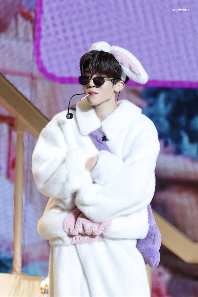 rustyriff1e00_'s tweet photo. 260919 🐰🕶️

#시온 #SION #シオン
#NCT #NCTWISH https://t.co/k8sPAyBDWw