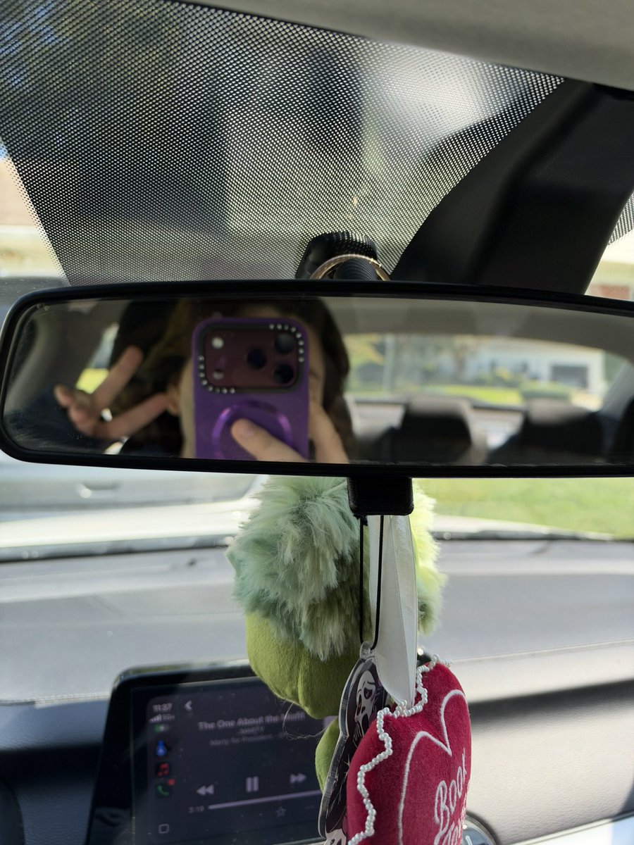 gingeraleskates's tweet photo. / never gonna do a full face reveal ever again but look what came 😍 https://t.co/ejWB1ncCtz