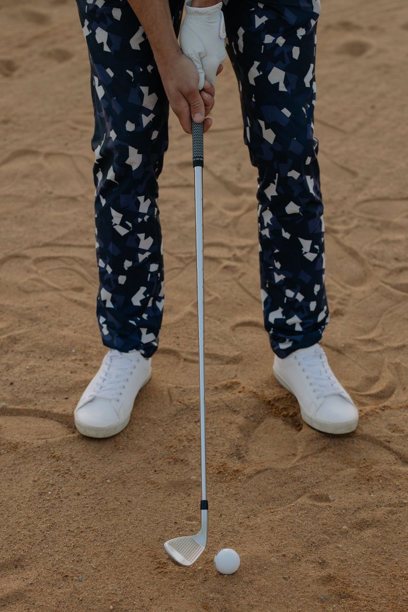 luvluna0euy's tweet photo. With a courtyard stance marker at the campus garden, I worked on soft tracking over grainy plywood. Under soft shade, simple repetition left the release relaxed and the transition athletic. #SwingPosture #SetupRoutine https://t.co/jWieDPF69F