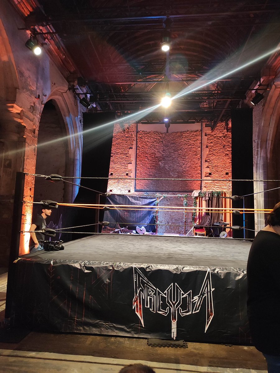 ElGringoFR's tweet photo. Incroyable salle pour @freyjacatch
On va tellement bien manger...
Fight ! https://t.co/CnaW4Bfu7T