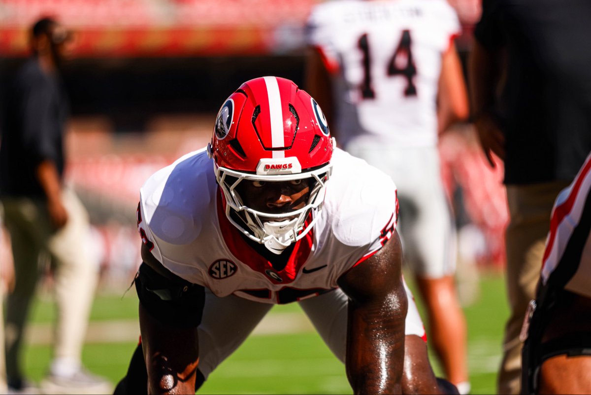 GeorgiaFootball's tweet photo. Dawg time ⌚️ https://t.co/PlpYSG1ChL