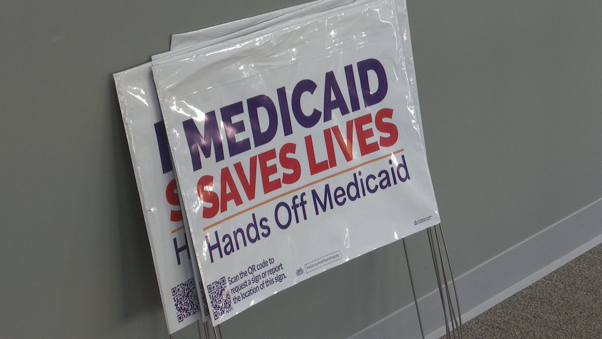 WBTV_News's tweet photo. Medicaid work requirements are coming to North Carolina in 2027

Here’s what to know: https://t.co/oROGuOYTnA https://t.co/xNMoj6wSmT