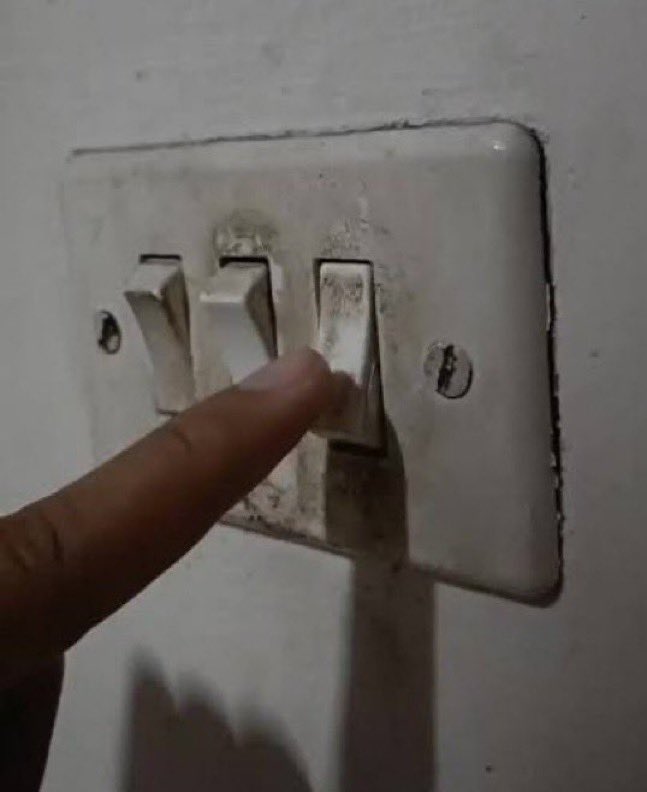 Oyinlola_cfc's tweet photo. "This bulb is us.."                  Brighton: https://t.co/zMJMqPQby5