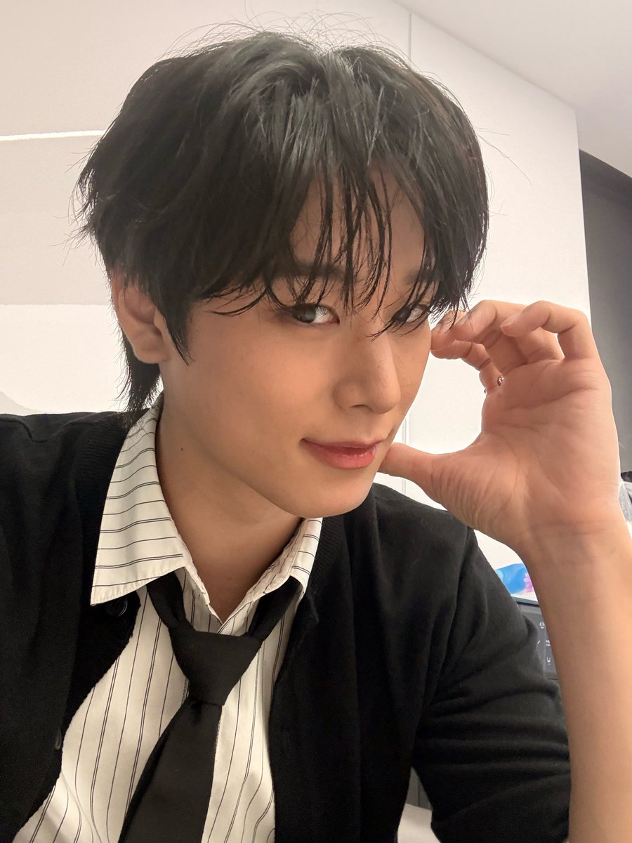 dailyljy's tweet photo. 260920 🐱💬 [12:51pm kst]

juyeon sent photos from beijing https://t.co/8RB3wtIypa