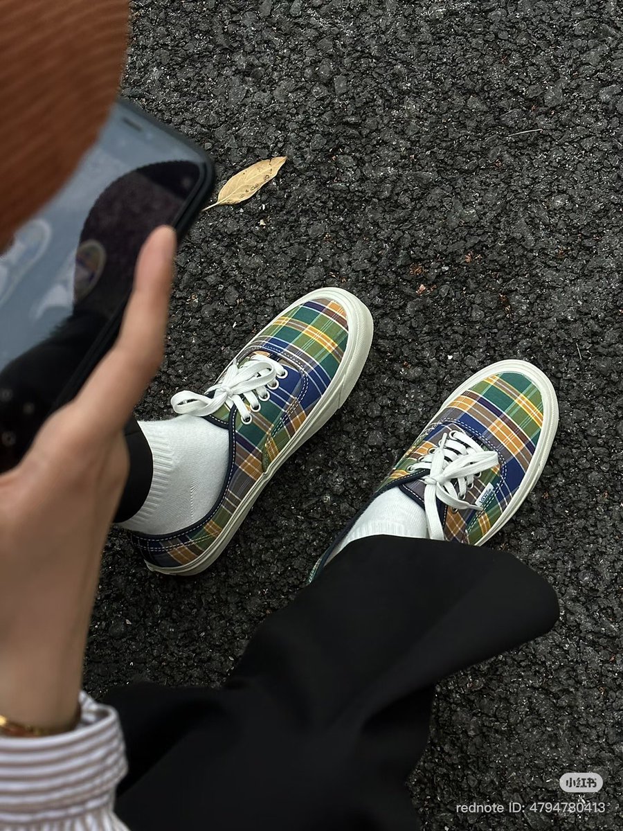 belllgstyle's tweet photo. รับหิ้ว Outlet Sale 🔥🔥

รองเท้า Vans แท้💯 รุ่นนี้ มีครบไซส์ 35-46 

ราคา 2900-88%=350.- 

หิ้วคู่ละ 100 + ค่าส่ง 80 สนใจเดมมานะคะ 

อุปกรณ์ กล่อง + มีใบเสร็จ 💯🛍️ 

#รับหิ้ว #รับหิ้วรองเท้า #รองเท้าvans #รับหิ้วoutlet #รองเท้าvansแท้ #รับหิ้วทุกอย่าง #premiumoutletphuket https://t.co/DAFmJ1MI87