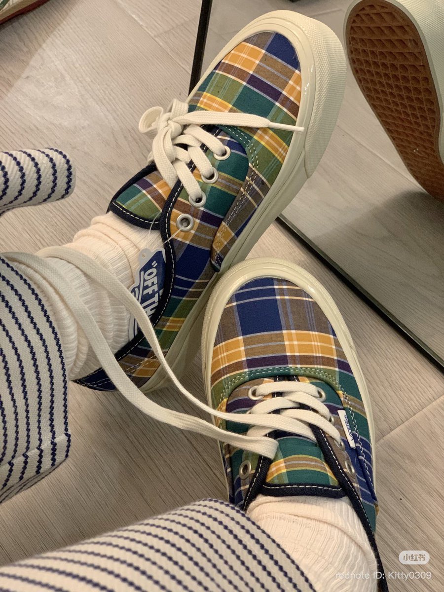 belllgstyle's tweet photo. รับหิ้ว Outlet Sale 🔥🔥

รองเท้า Vans แท้💯 รุ่นนี้ มีครบไซส์ 35-46 

ราคา 2900-88%=350.- 

หิ้วคู่ละ 100 + ค่าส่ง 80 สนใจเดมมานะคะ 

อุปกรณ์ กล่อง + มีใบเสร็จ 💯🛍️ 

#รับหิ้ว #รับหิ้วรองเท้า #รองเท้าvans #รับหิ้วoutlet #รองเท้าvansแท้ #รับหิ้วทุกอย่าง #premiumoutletphuket https://t.co/DAFmJ1MI87