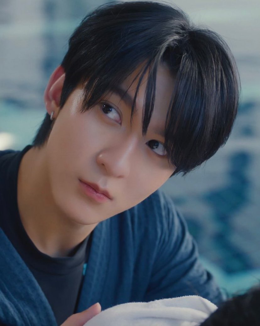 zhluvia's tweet photo. the look on third and renji's faces 😭 they don't play when it comes to wan

MR FANBOY CHAPTER 4
#MrFanboyEP4 https://t.co/p4O42d2ERO