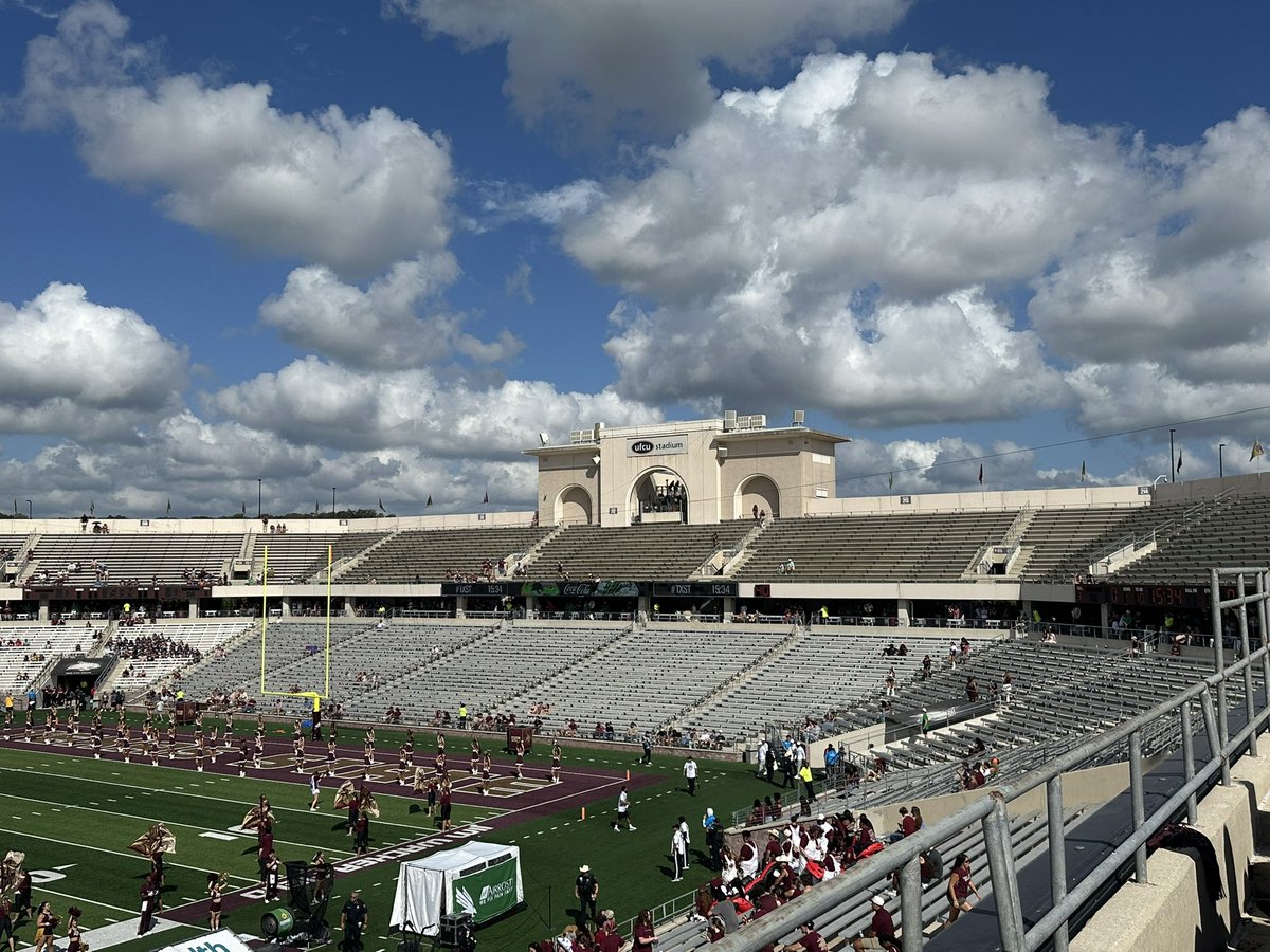 MeanGreen2010's tweet photo. LOL this is what the @pac12 wanted? I never want to hear Maroon and Gooner or any other tx state fan ever about at attendance! Pathetic https://t.co/8CXvWYB0iI