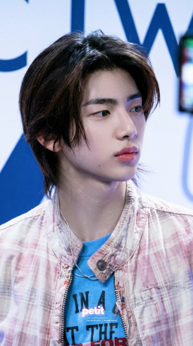 _iipetit's tweet photo. 260919 TMA
#주훈 #김주훈 #JUHOON
@cortis_bighit https://t.co/Tt9qRalFXB
