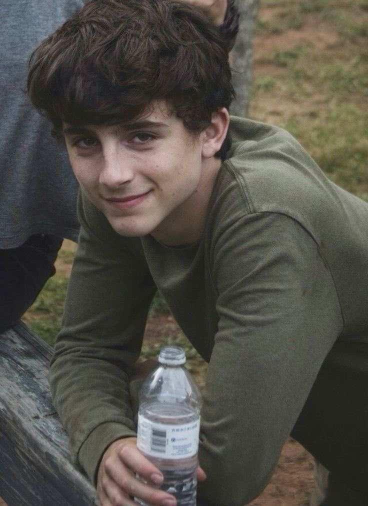 phaaggots's tweet photo. mashallah he looked so rapeable.. jealous of whichever old hollywood producer was hitting that tight french booty at night 💔 https://t.co/mPaHJGxd69