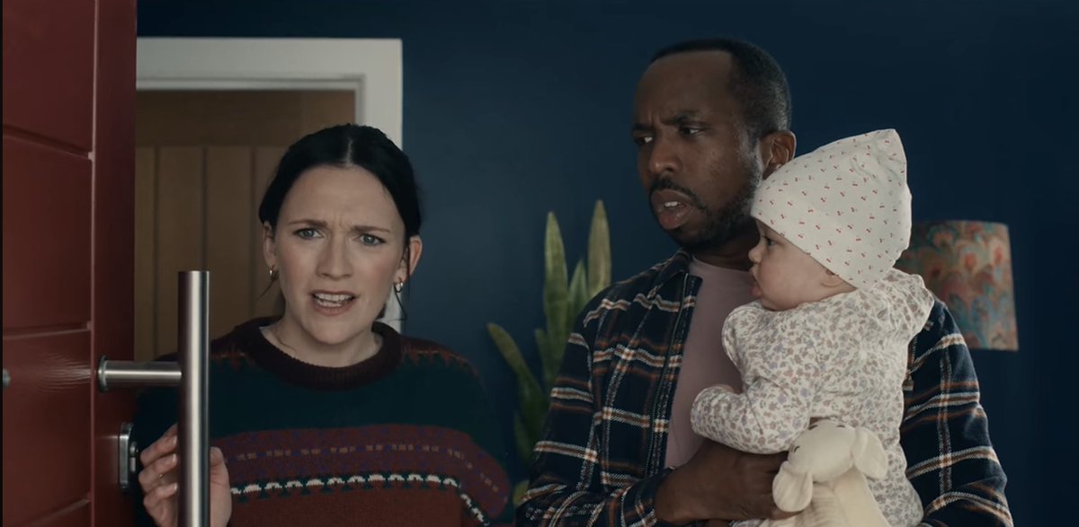 loser_mentioned's tweet photo. #bbcghosts
imagine moving out of the haunted mansion youโve been living in for 5 years and leaving behind your needy ghost family to properly raise your child and the next time you see them, one have them has pulled up to your new house after possessing some random kidโs body https://t.co/M7TuV5N8l7