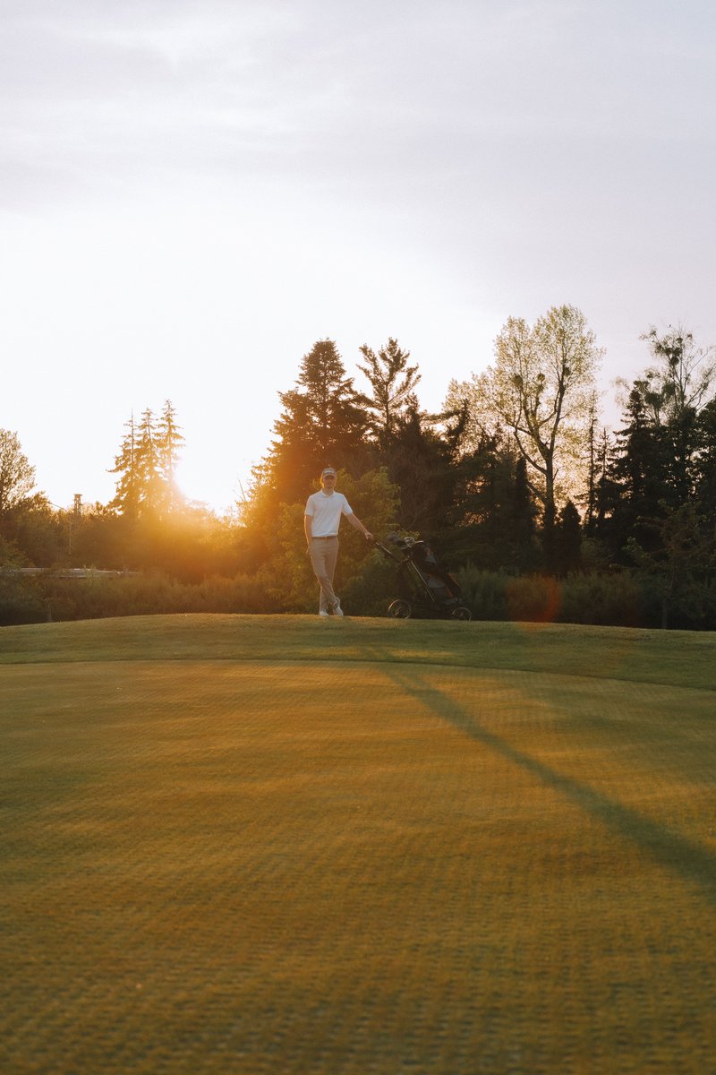 faunasydney43's tweet photo. A lengthy estimate ended, then I played golf at the foothill layout by the harbor hedge. Under autumn skies, conference fatigue gave way to easy awareness and lighter momentum. #GolfBreak #CourseTime https://t.co/OgDMXel0Zv