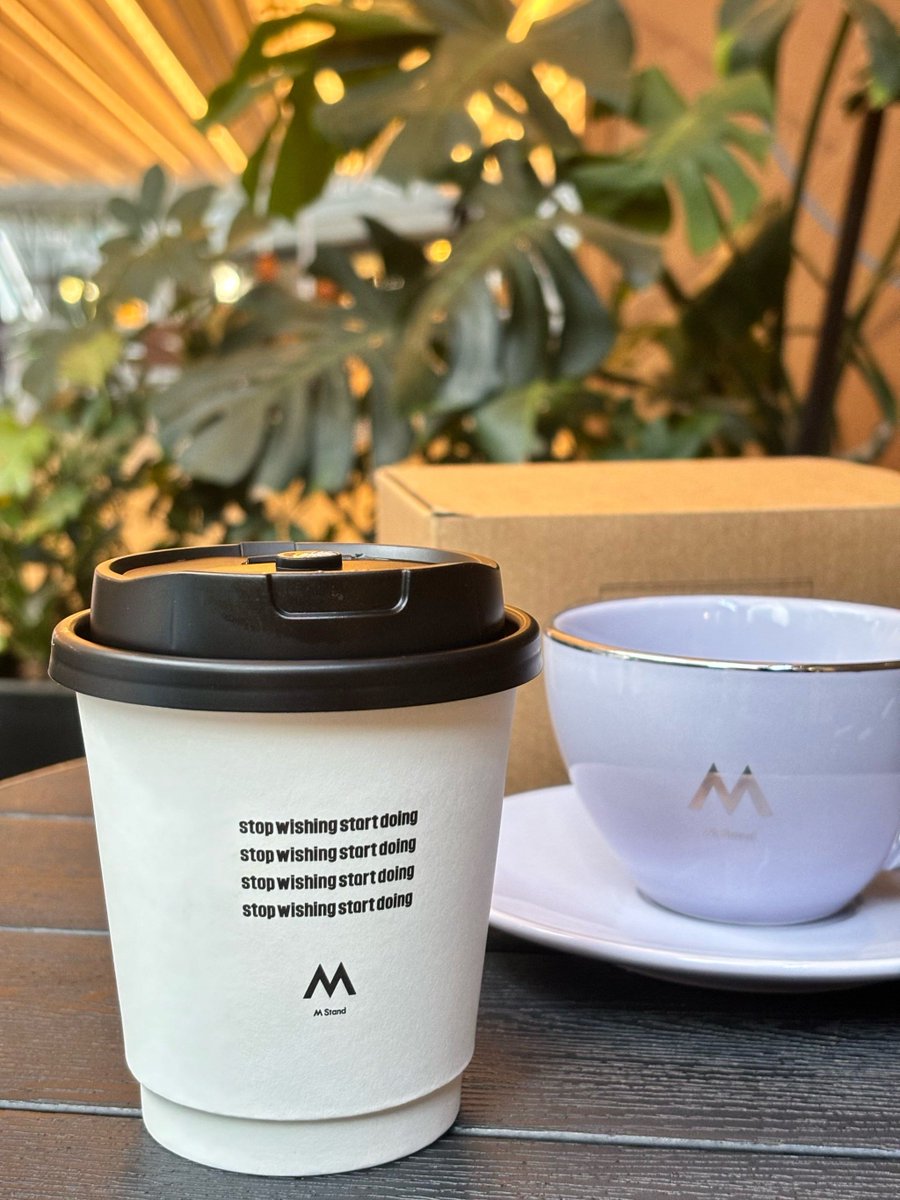 adgif753753's tweet photo. Coffee with a neighbor made my rainy workday brighter—never underestimate small chats that turn strangers into friends!， https://t.co/HuC7ICS5Kn