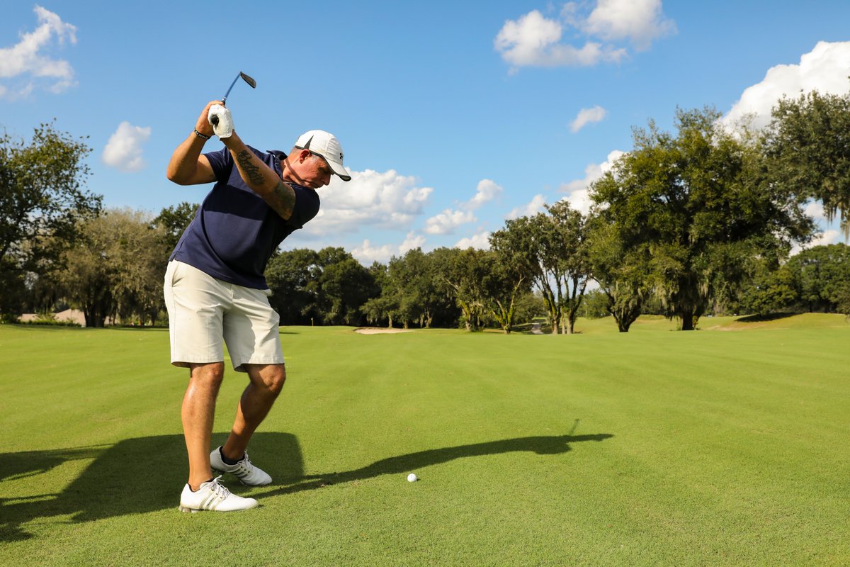 gladesydney69's tweet photo. A structured coordination ended, then I played golf at the railside yard by the blue sign. Under silver haze, screen stress gave way to balanced breathing and present ease. #WeekendGolf #GolfEnjoyment https://t.co/tZYAyPmWco