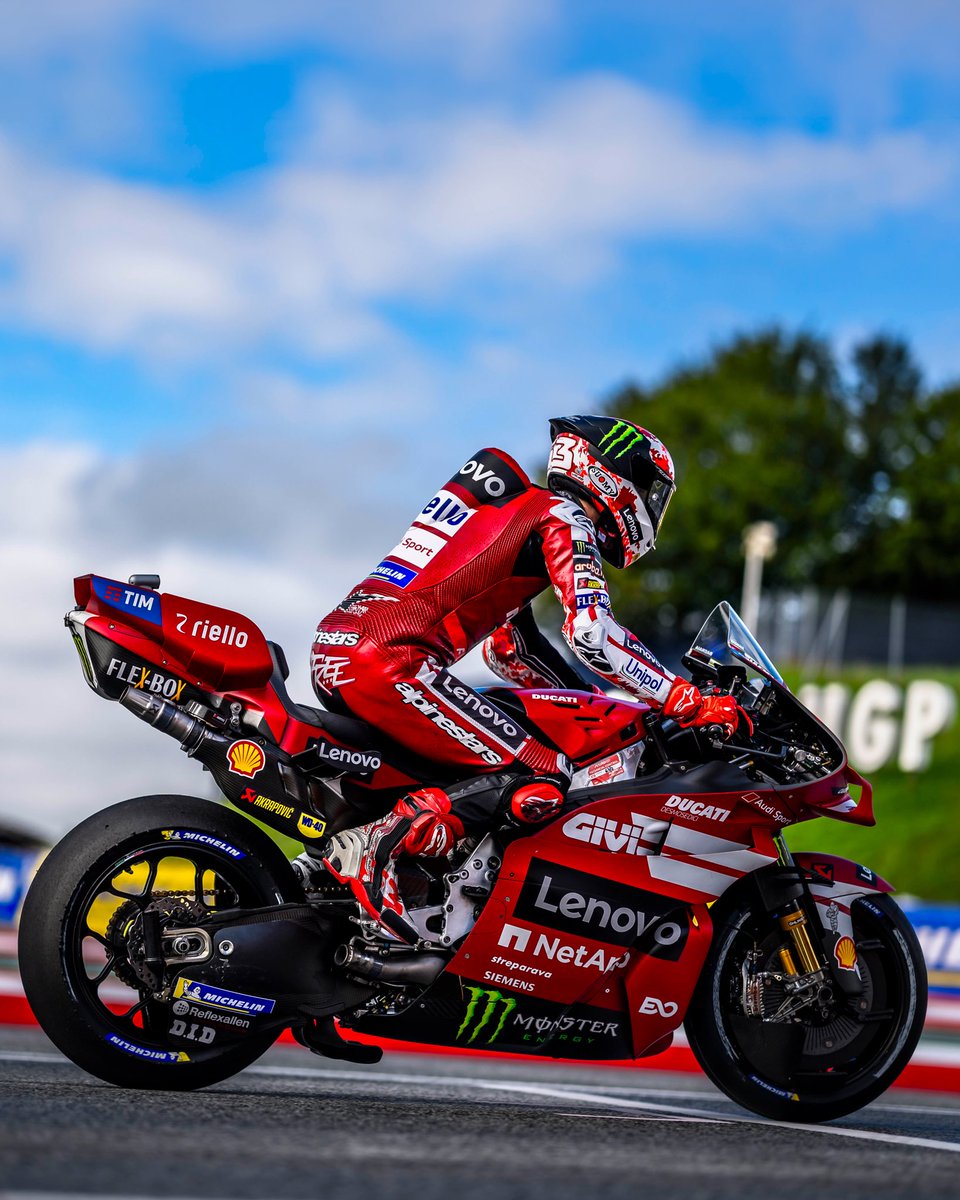 ducaticorse's tweet photo. Pure heart. 
Pure pride. 
#AustrianGP 🇦🇹🔥

#ForzaDucati #DucatiLenovoTeam https://t.co/CnbILrHLKp