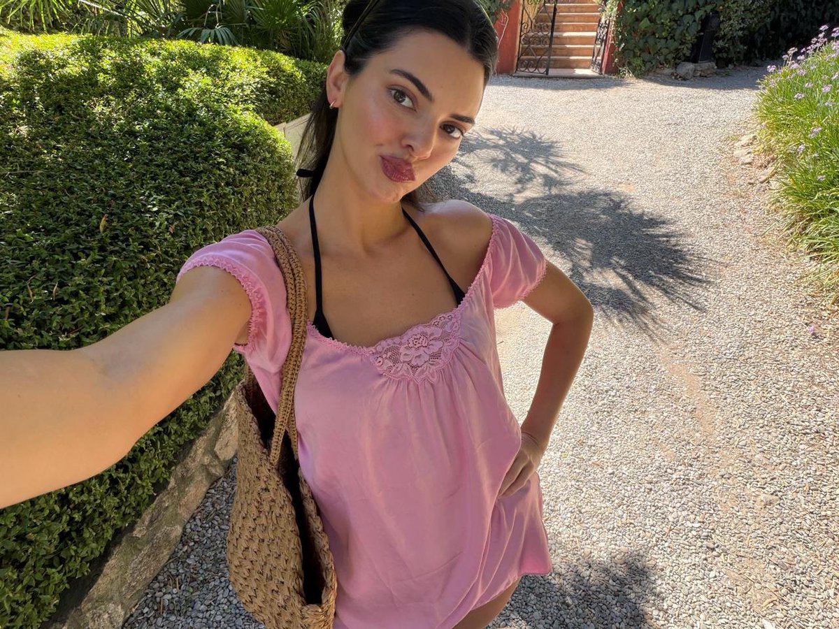 kendallcrave's tweet photo. Kendall Jenner via Instagram. https://t.co/7iNyI7Wj2m