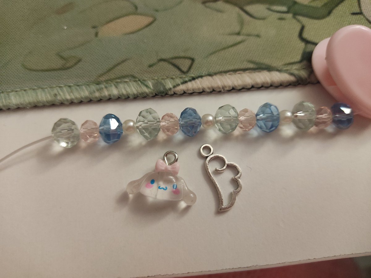 dustybluedreamm's tweet photo. baking bracelet ૮⸝⸝> ﻌ <⸝⸝ა

☘️ you have to know I love cinnamoroll before you even get to know me https://t.co/oHWASozIxj