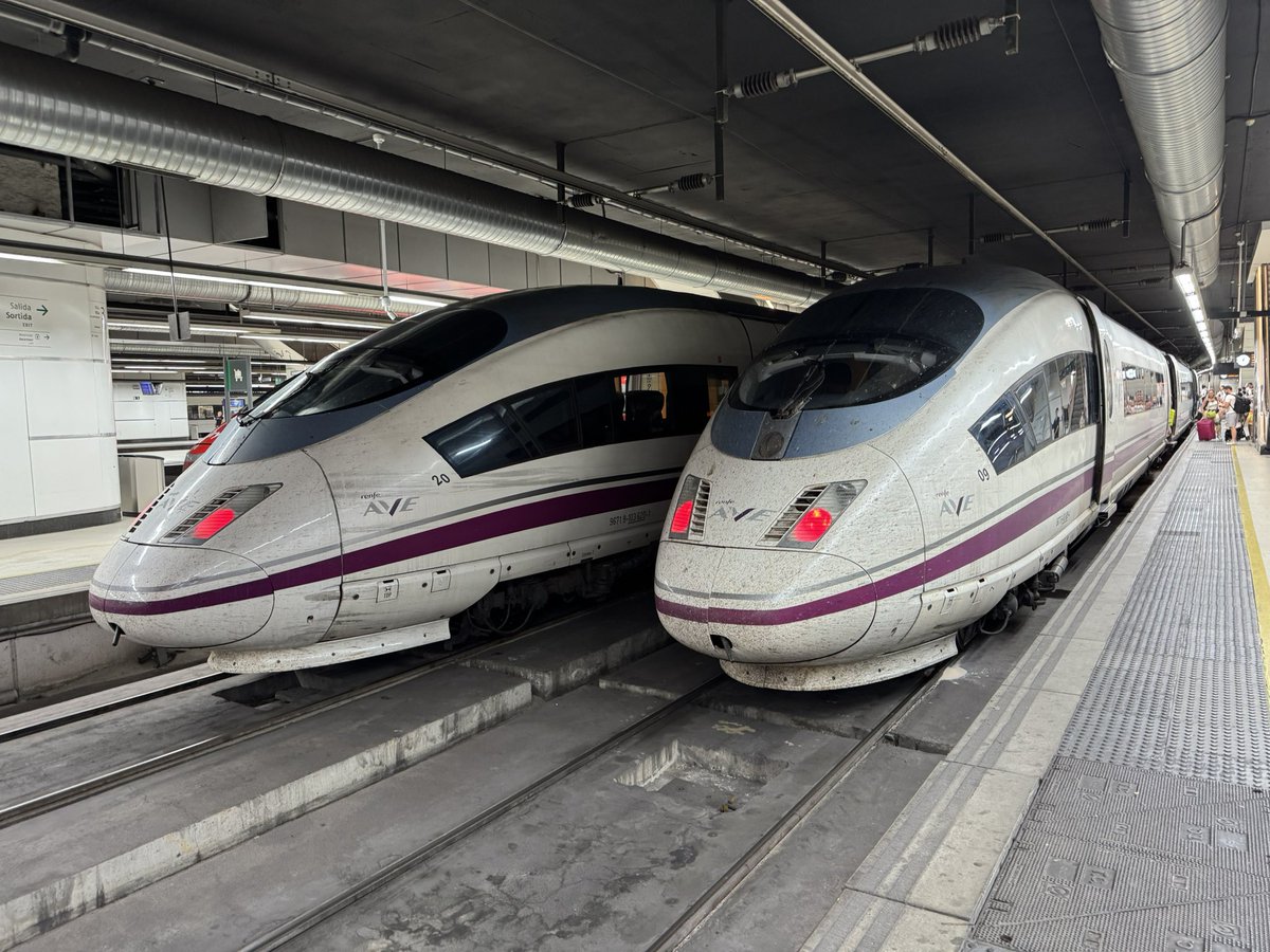 C_JH18's tweet photo. 初ヨーロッパ
初海外の高速列車 https://t.co/Bs2yrP0KWB