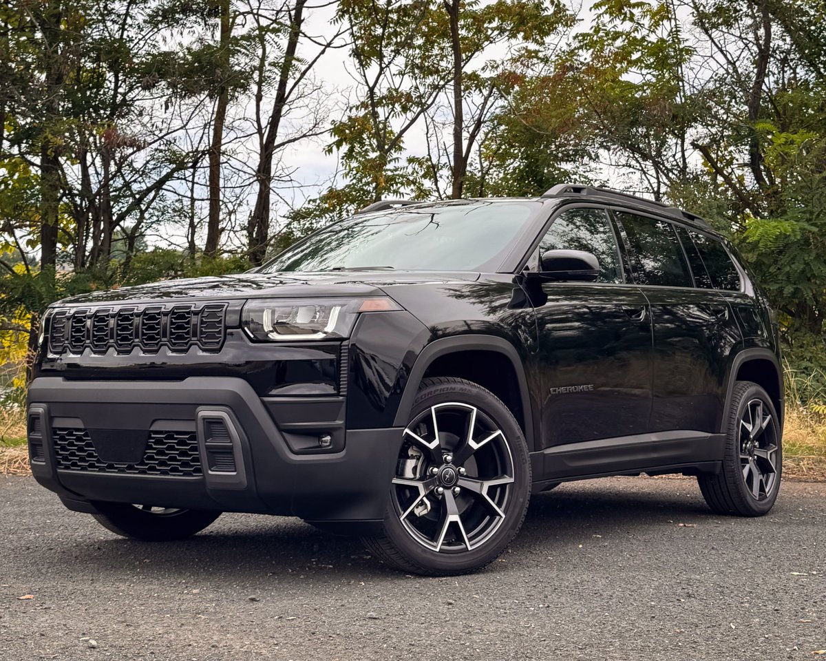 RogersDodge_ID's tweet photo. Start your next adventure with this 2026 Jeep Cherokee Limited! This amazing ride get 39 miles to the gallon in the city and 35 miles on the Highway!

#lewistonidaho #rogersdodge #DriveHappy #Idaho #rmxperformance https://t.co/BfooxFEMKk