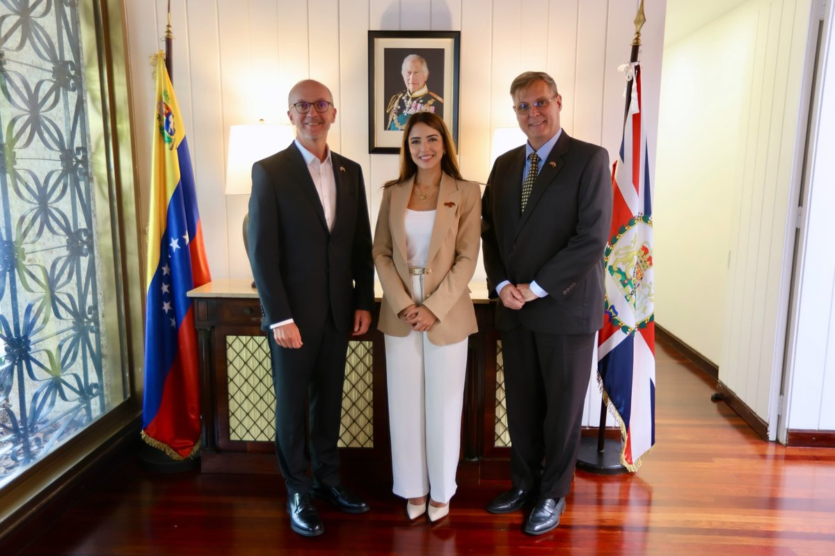 HMGcolindick's tweet photo. Tuve una reunión productiva con la Ministra de Turismo, Daniella Cabello. 

Conversamos sobre oportunidades para fortalecer los vínculos entre el Reino Unido y Venezuela, y sobre cómo el turismo puede contribuir a generar empleos y entendimiento mutuo entre nuestros países https://t.co/WhmF66PwE9