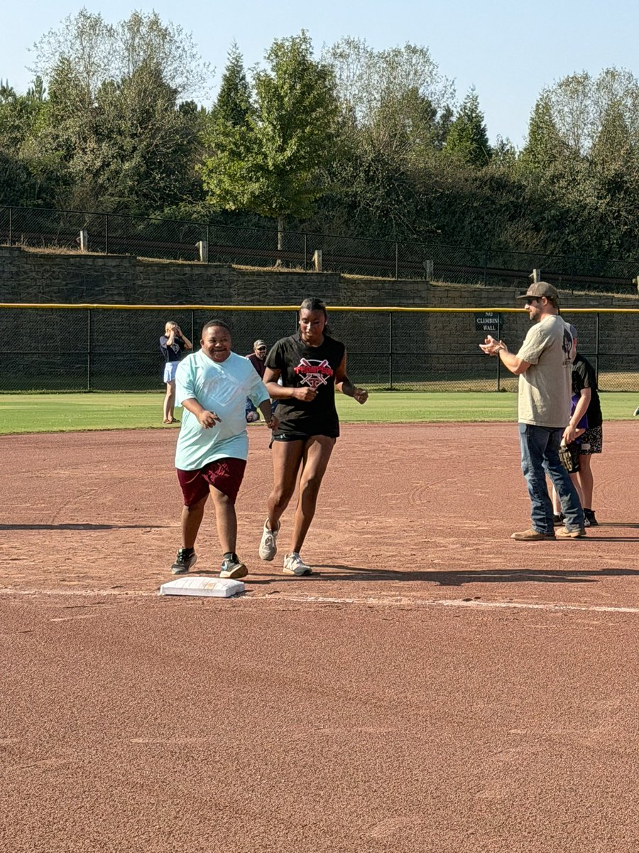 THSoftball_'s tweet photo. It was a beautiful morning at the Field of Angels! ! https://t.co/R8xnhu5wvh