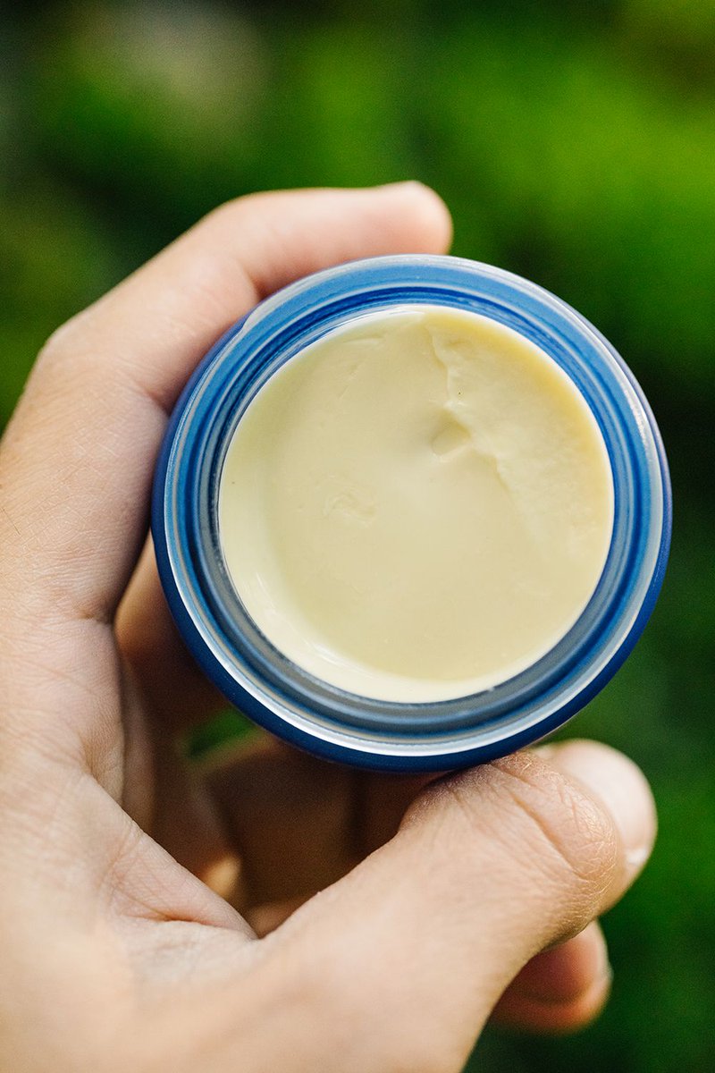 IntegrityBotani's tweet photo. Golden Hour Recovery Cream is comfort in a jar.💛  
This cult-favorite fall moisturizer softens fine lines and leaves skin with a lit-from-within glow. ✨️ Learn more: https://t.co/JVvnRGNq5b https://t.co/vRSKK3UoWN