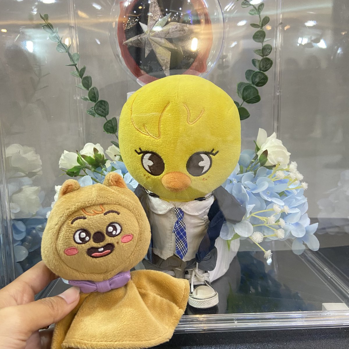 youngoneey's tweet photo. happy wedding mom @ikaika1412 <3!!!! pertama kali dalam sejarah mendatangi teman kpopku menikah🥹 https://t.co/zuxez5N9oy