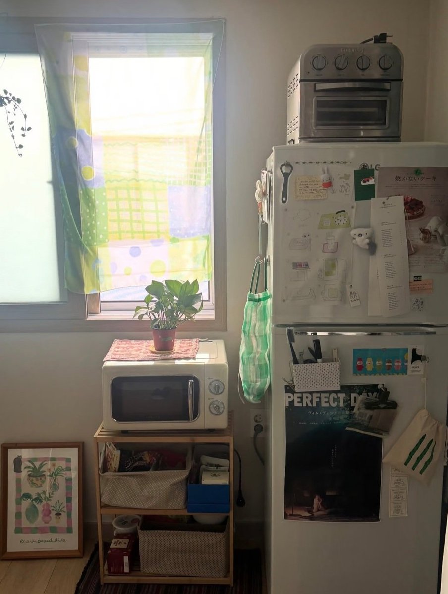 skyecorner96's tweet photo. home is in the little details. ☁️🪴🤍 https://t.co/u0N2nz2hUp