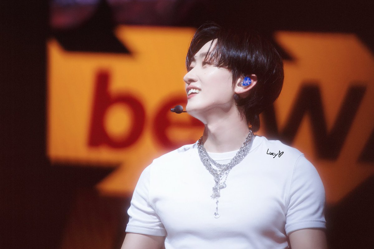 diary1300's tweet photo. 260919 EUNHYUK FANCON - be:WARE OF THE RABBIT in HONGKONG HD1

💪🏻💪🏻💪🏻💪🏻💪🏻💪🏻

#은혁 #EUNHYUK #이혁재 #李赫宰 #ウニョク
#슈퍼주니어DnE #SuperJuniorDnE
#be_WARE_OF_THE_RABBIT https://t.co/NoGOr3QcXq