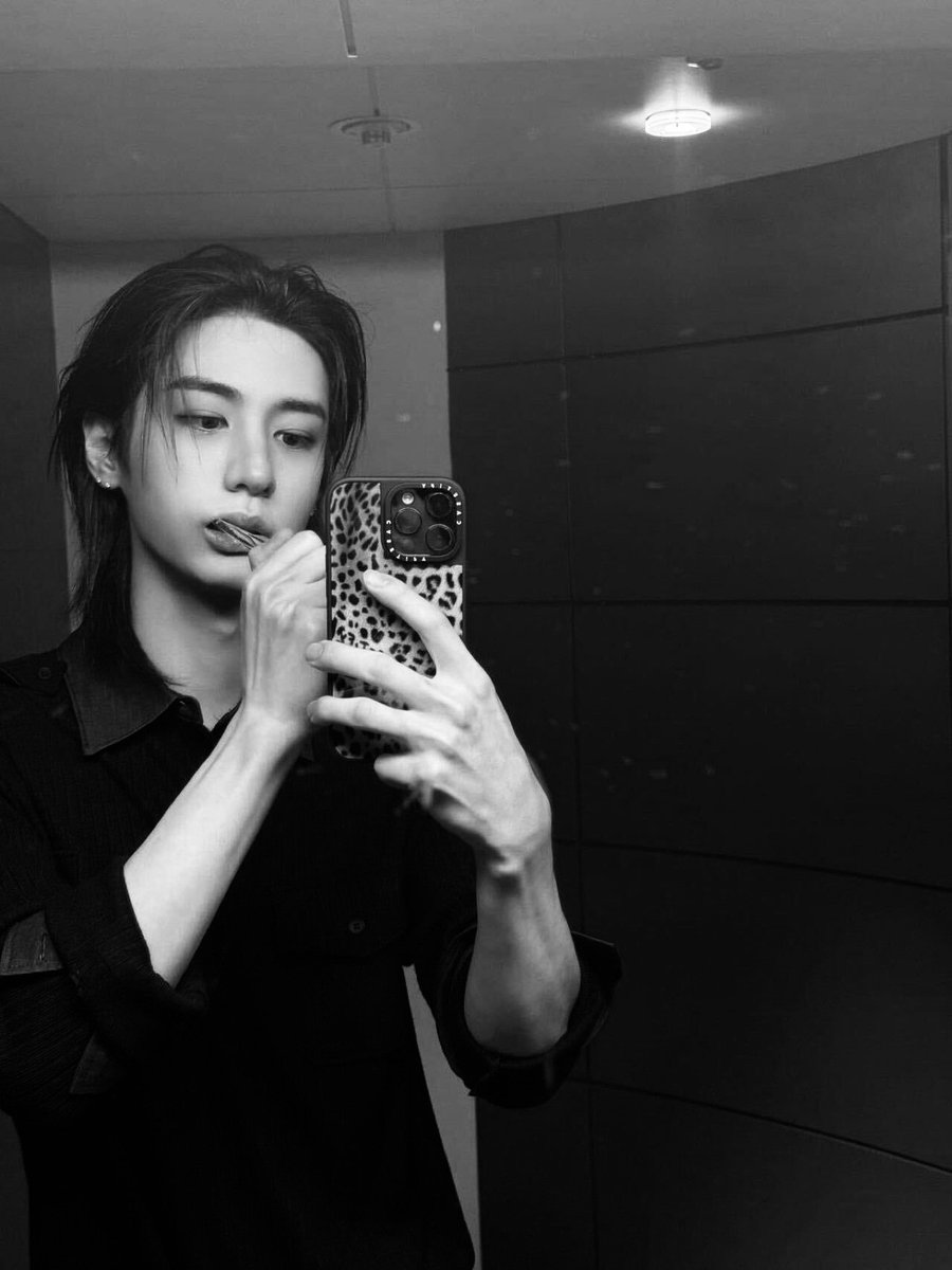 leehanarchive tweet picture
