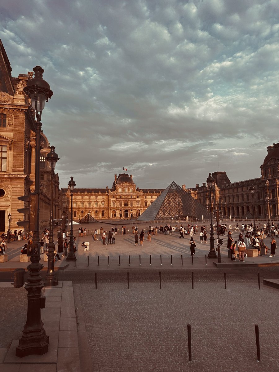 noxemi_'s tweet photo. fragments of paris 🥐🎞️ https://t.co/m7xxq4A680