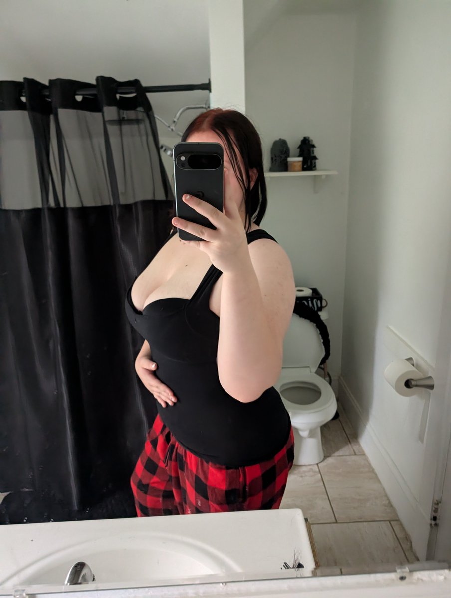 Johnsonlil43's tweet photo. Christmas #m8mmy #nsfwtwtًً   #mommy #johnsonlil43 https://t.co/t2loMeVLYf